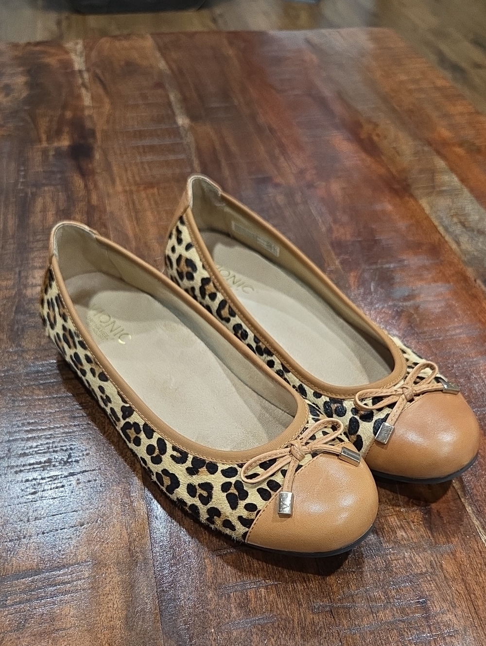 Vionic Leopard Flats